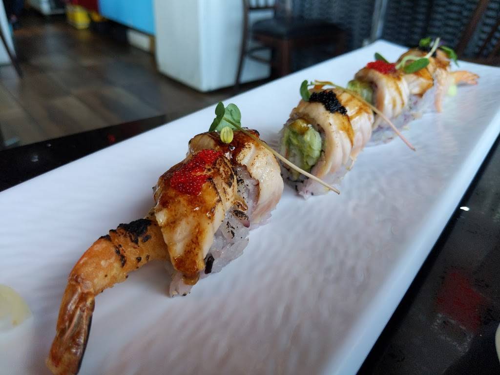 Krazy Roll | restaurant | 84 Marine Parade Dr, Etobicoke, ON M8V 0A3, Canada | 6473522270 OR +1 647-352-2270