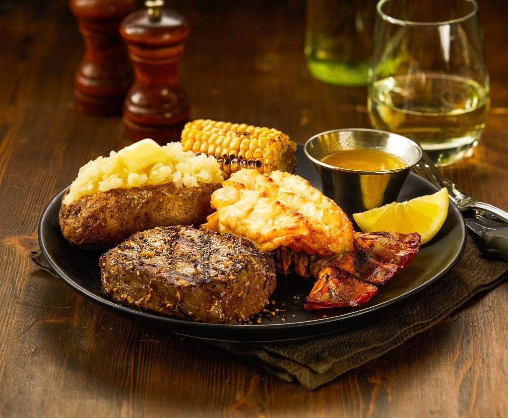 Chucks Roadhouse Bar & Grill | restaurant | 7999 Wellington County Rd 109, Arthur, ON N0G 1A0, Canada | 5198486556 OR +1 519-848-6556