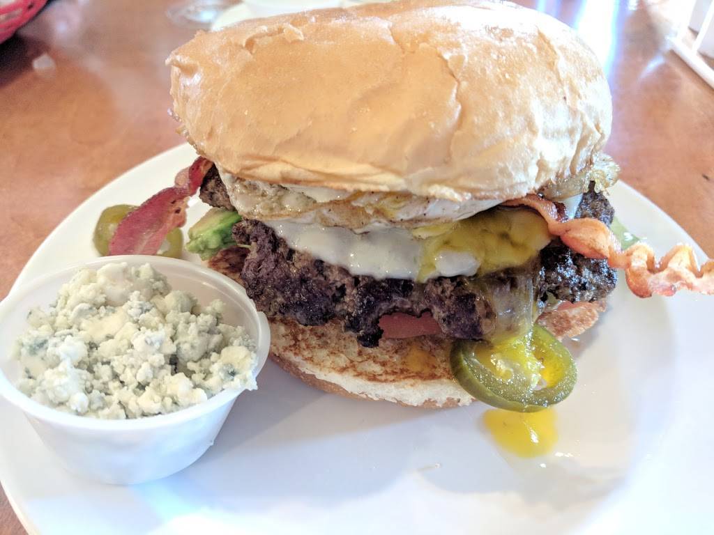 Stomps Burger Joint | restaurant | 3107 TX-146, Bacliff, TX 77518, USA | 2813390785 OR +1 281-339-0785