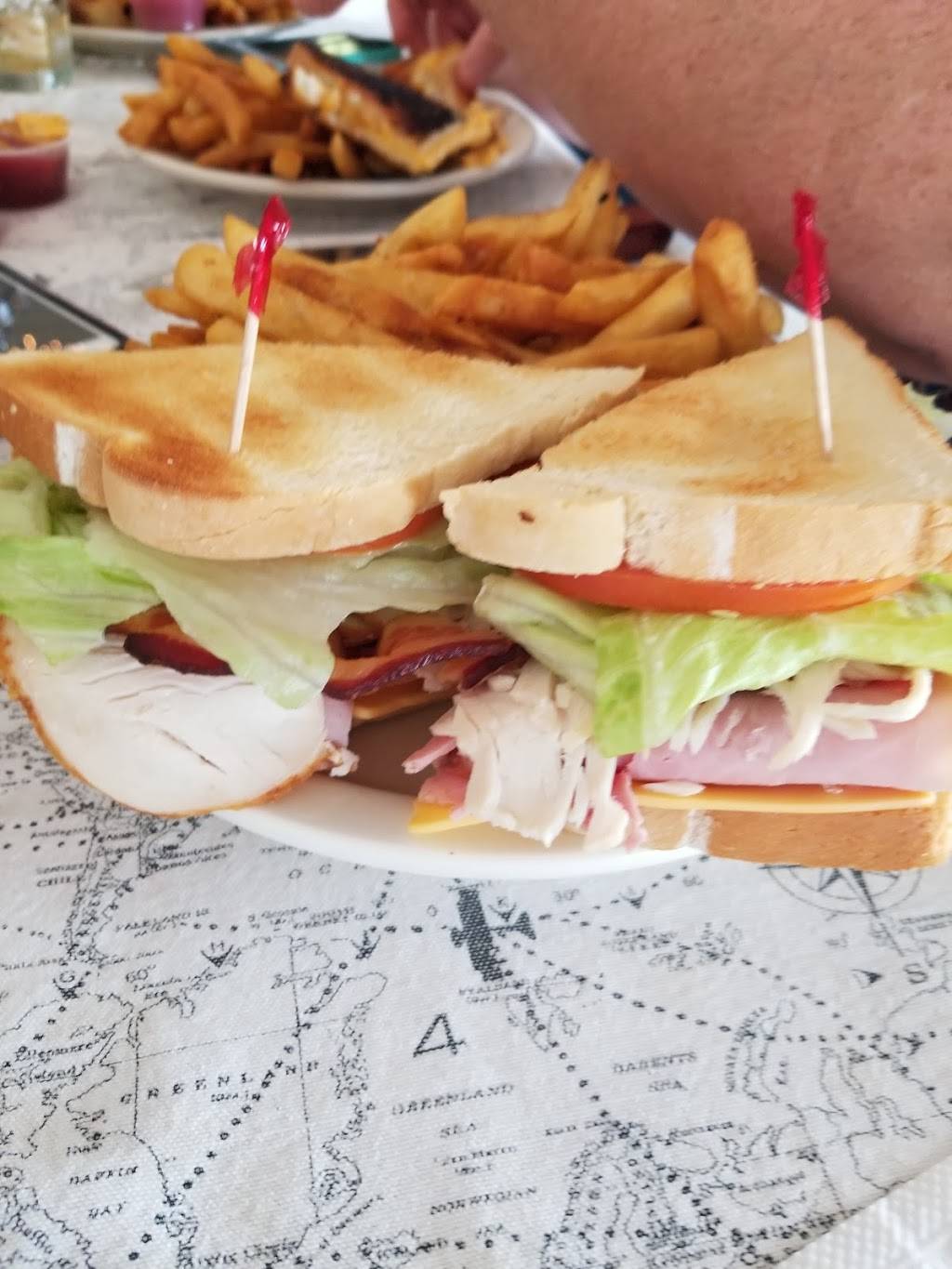 Simply Suzannes Cafe | restaurant | 525 Airport Rd, Martinsville, VA 24112, USA | 2769571142 OR +1 276-957-1142