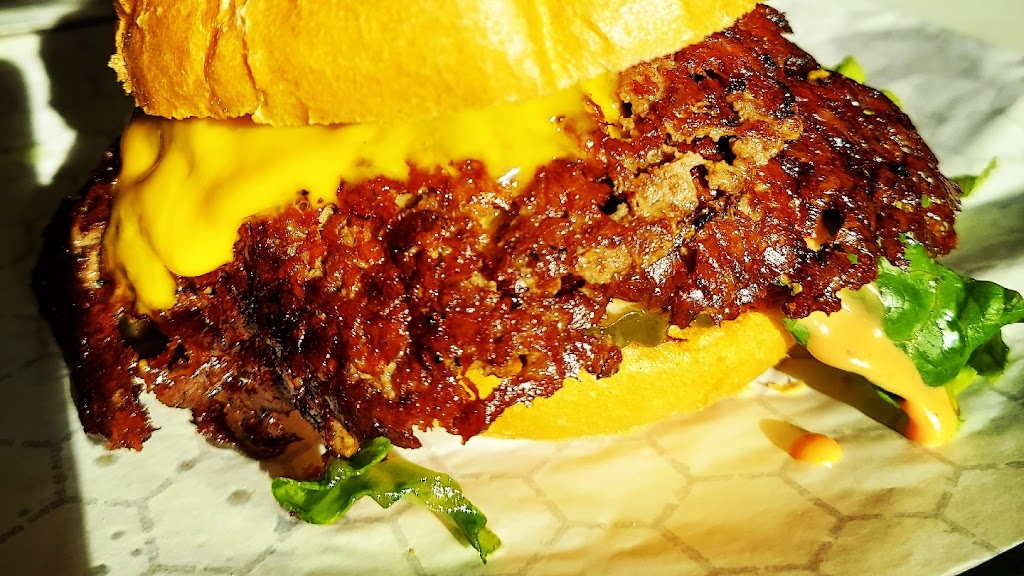 Bite Me Burgers | restaurant | 8220 NE Davis St, Portland, OR 97220, USA | 5037345534 OR +1 503-734-5534