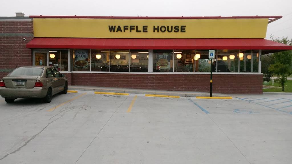Waffle House | meal takeaway | 425 Sumter Hwy, Camden, SC 29020, USA | 8037130231 OR +1 803-713-0231
