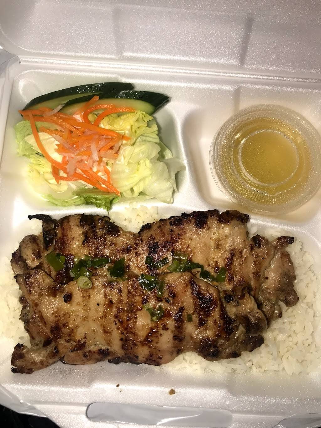 Pho Lam | restaurant | 8485 Boulevard Saint-Michel, Montréal, QC H1Z 3E7, Canada | 5145048787 OR +1 514-504-8787