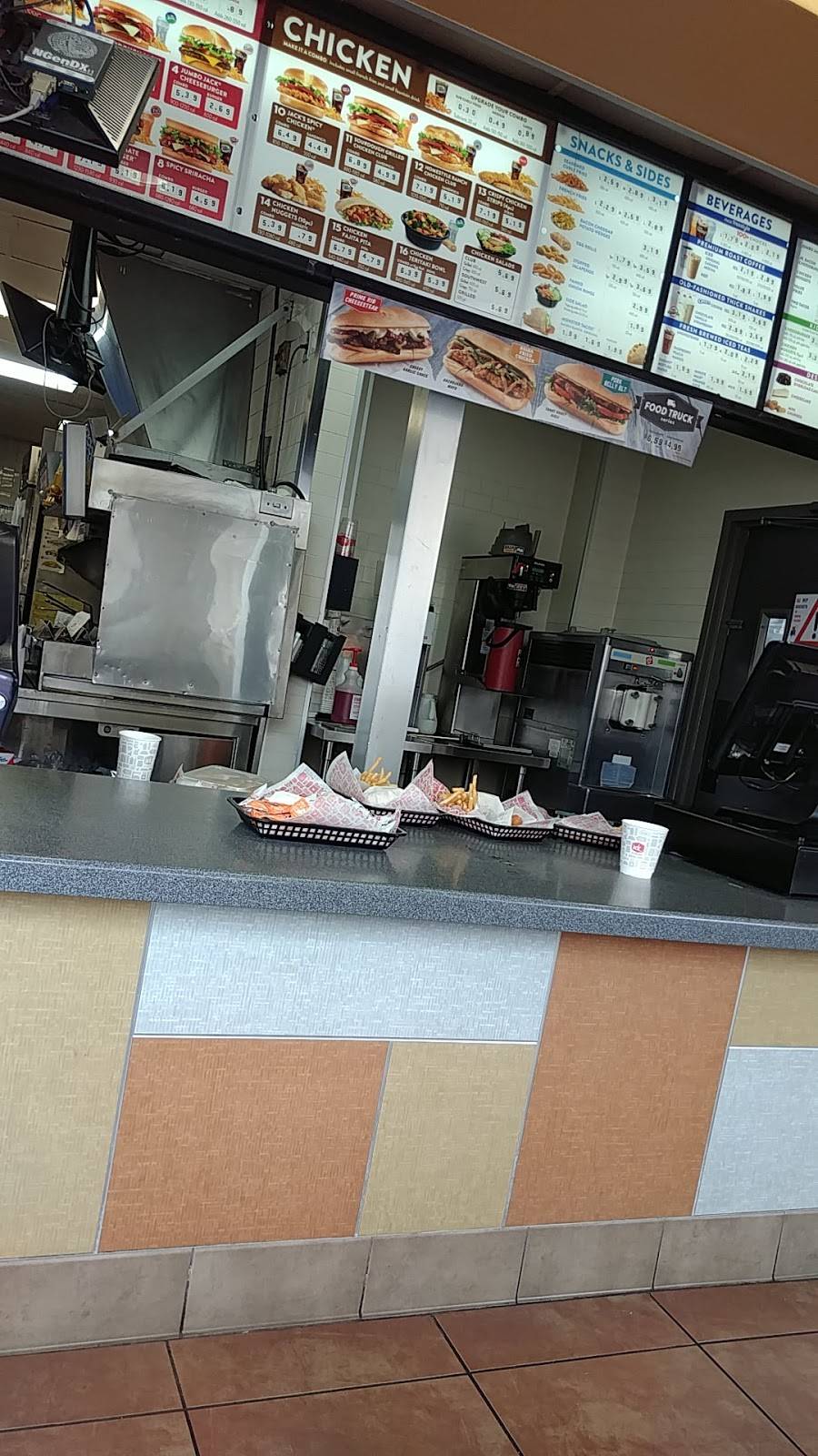 Jack in the Box | restaurant | 1408 W Hickory St, Denton, TX 76201, USA | 9403878342 OR +1 940-387-8342