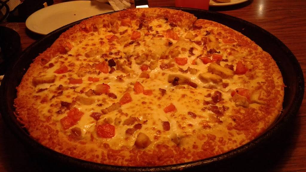 Pizza Hut | meal takeaway | 799 Roosevelt Trail, Windham, ME 04062, USA | 2078921445 OR +1 207-892-1445