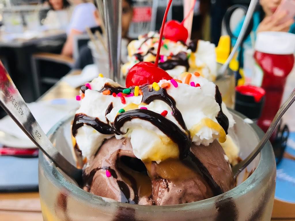 Splitsville Luxury Lanes | restaurant | 1494 E Buena Vista Dr, Lake Buena Vista, FL 32830, USA | 4079387467 OR +1 407-938-7467