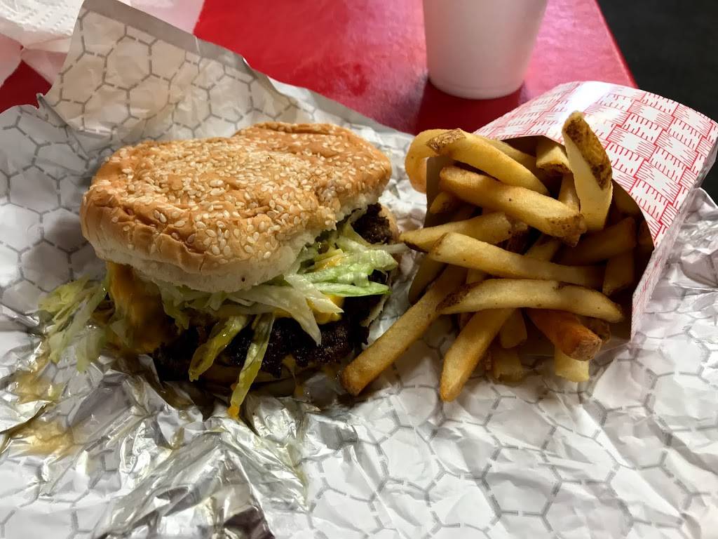 King Louies Drive-In | restaurant | 315 S 6th St, Wood River, IL 62095, USA | 6182541114 OR +1 618-254-1114