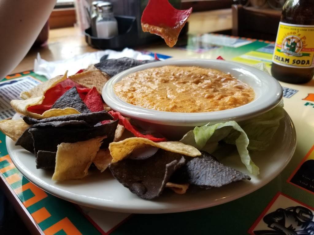 Luciosos Pub | restaurant | 6 Spring Ln, Plymouth, MA 02360, USA | 5087460056 OR +1 508-746-0056