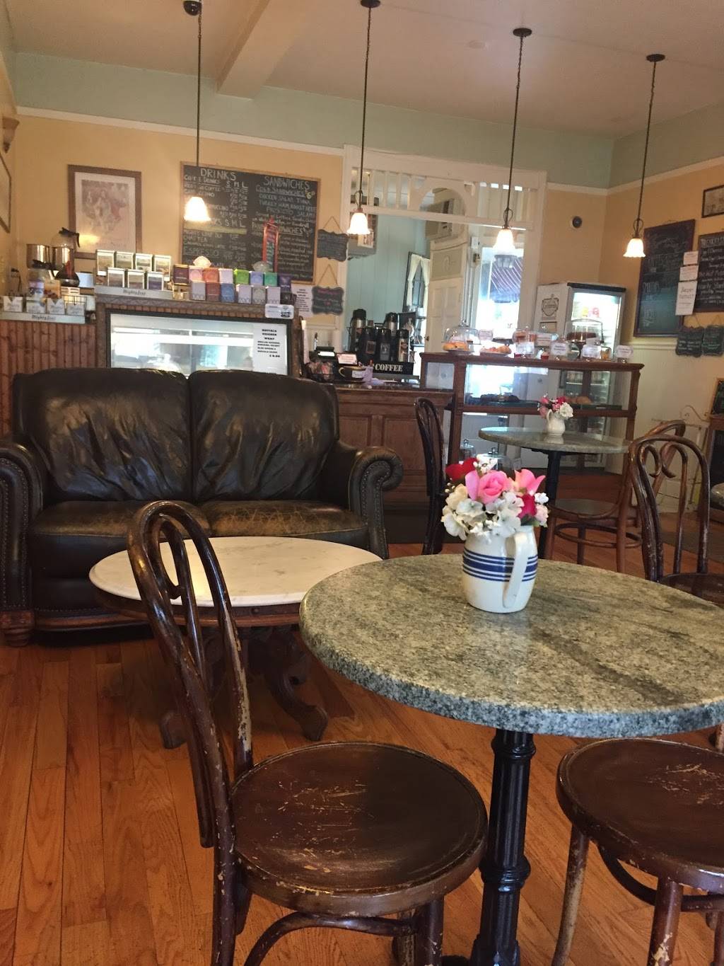 Deja Brew | cafe | 763 Edgewood Ave, New Haven, CT 06515, USA | 2033891518 OR +1 203-389-1518