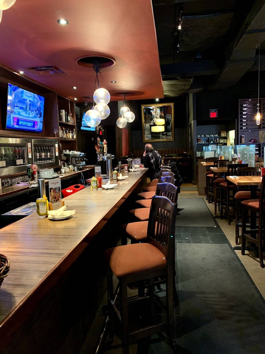 The Burger Cellar | restaurant | 3391 Yonge St, Toronto, ON M4N 2L8, Canada | 6473450084 OR +1 647-345-0084