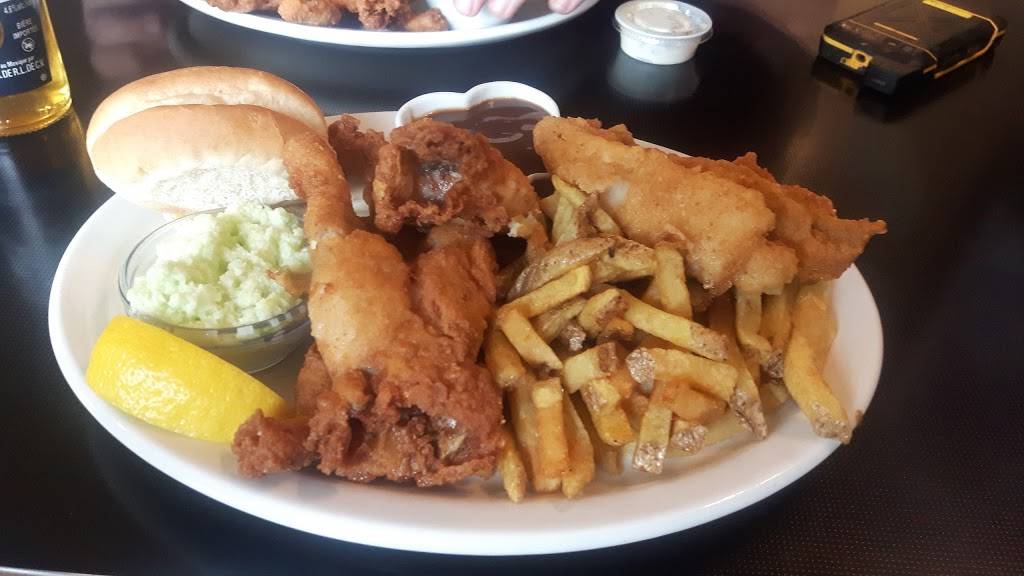 The Garage | restaurant | 3 Stanley St, Merlin, ON N0P 1W0, Canada | 5196897492 OR +1 519-689-7492