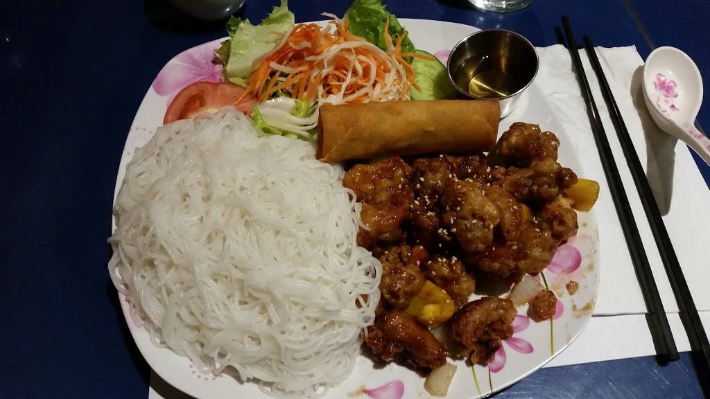 Restaurant Y Lan | restaurant | 6425 Rue Saint-Denis, Montréal, QC H2S 2R6, Canada | 5144953812 OR +1 514-495-3812