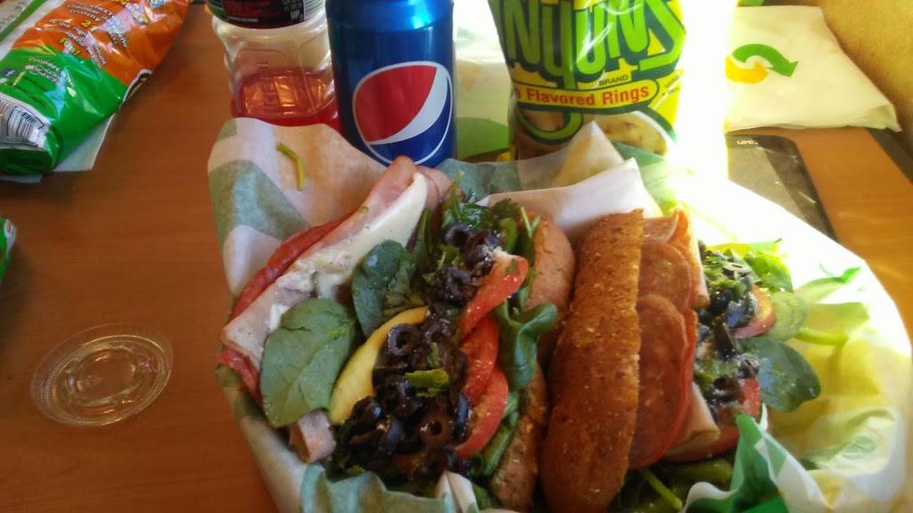 Subway | restaurant | 18768 Outer Hwy 18 N #210, Apple Valley, CA 92307, USA | 7609462297 OR +1 760-946-2297
