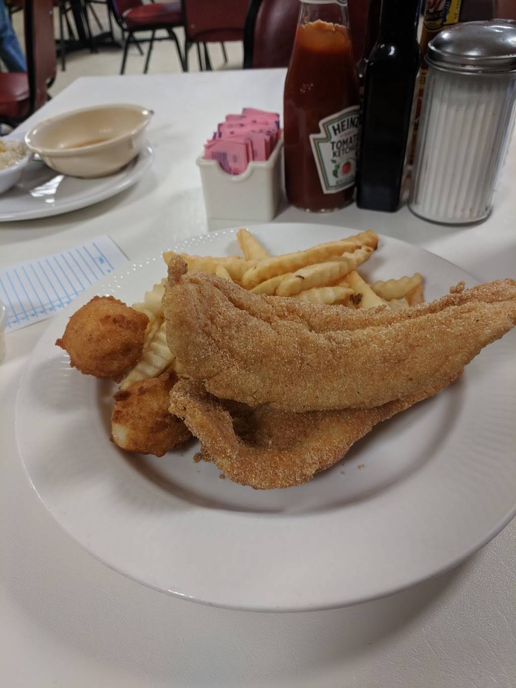 Houstons | restaurant | 2515 TN-47, White Bluff, TN 37187, USA | 6157973307 OR +1 615-797-3307