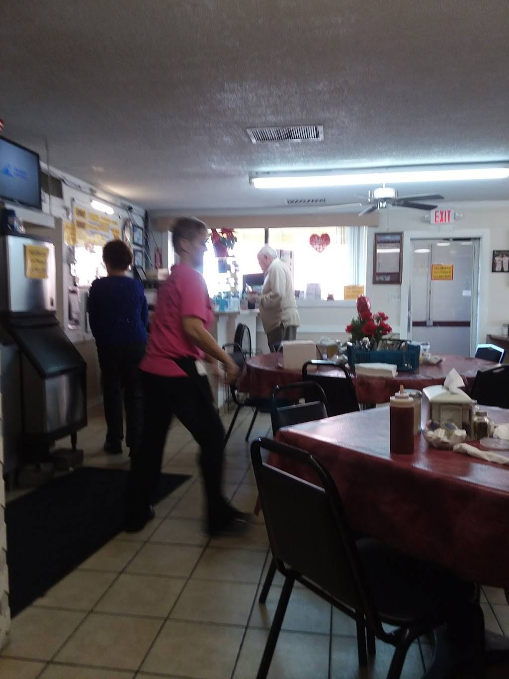 Griffins Quick Lunch | restaurant | 200 Washington St, Williamston, NC 27892, USA | 2528024699 OR +1 252-802-4699