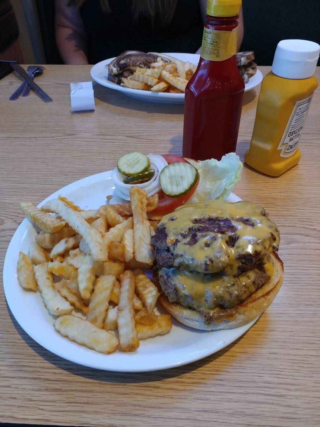 JAMZ BAR and GRILL | restaurant | 11657 Kaw Dr, Kansas City, KS 66111, USA | 9134412900 OR +1 913-441-2900