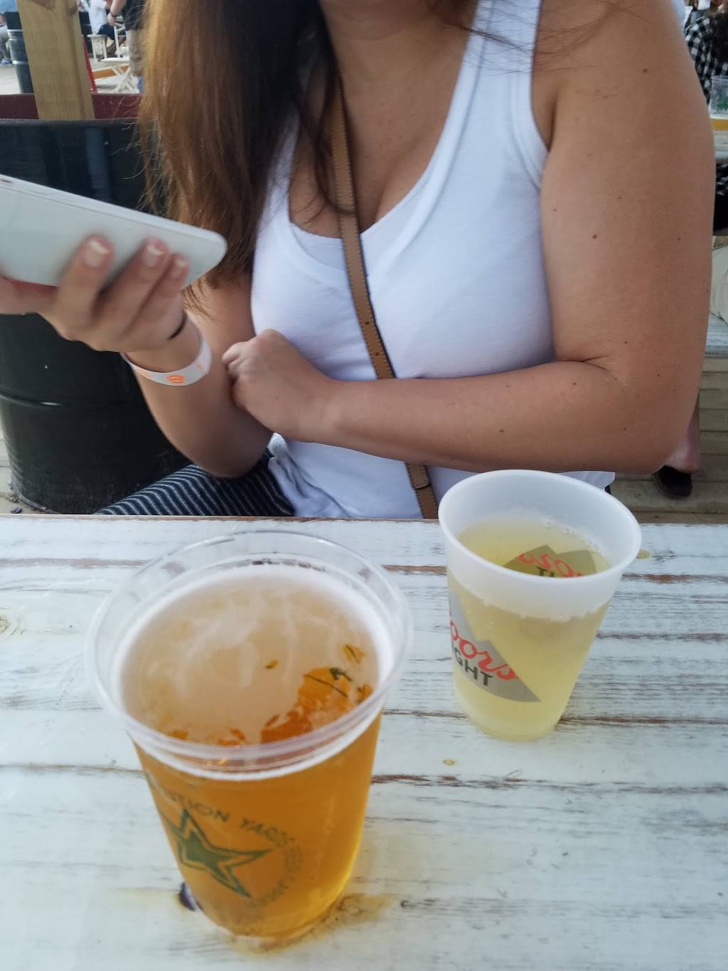 Constitution Yards | restaurant | 308 Justison St, Wilmington, DE 19801, USA | 3024075192 OR +1 302-407-5192