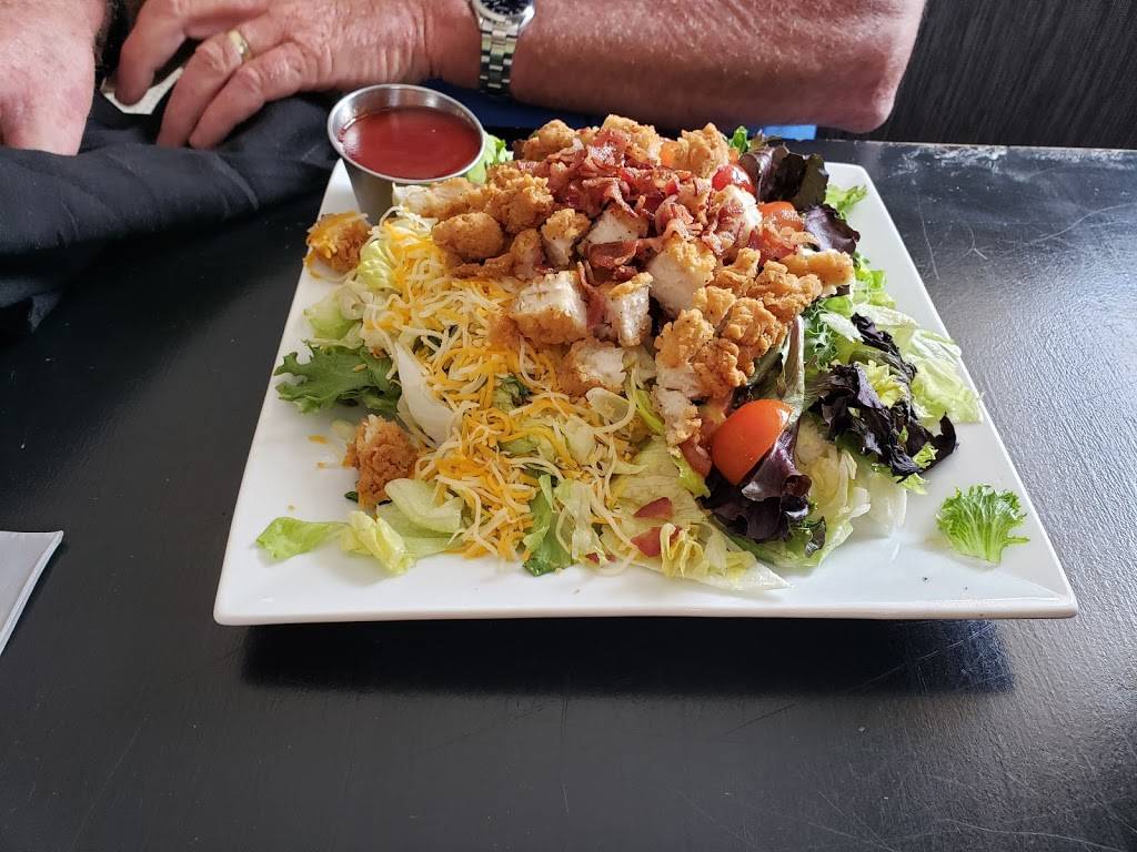 The Iron Horse Charitone | restaurant | 831 Braden Ave, Chariton, IA 50049, USA | 6417747587 OR +1 641-774-7587