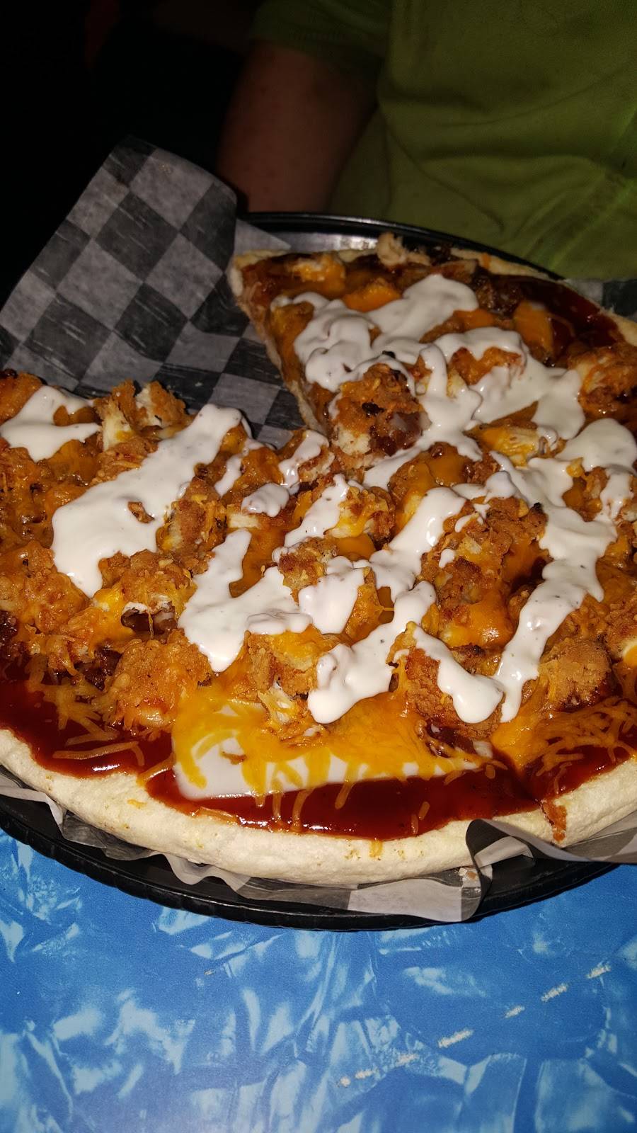 Michaels Bar & Grill | restaurant | 862 N Main St, Hubbard, OH 44425, USA | 3305345823 OR +1 330-534-5823