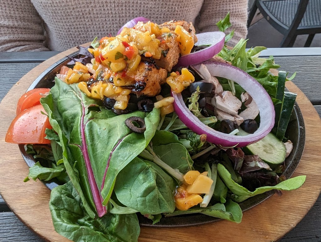 Cunninghams Journal On The Lake | restaurant | 610 Talmadge St Suite A, Kearney, NE 68845, USA | 3082375122 OR +1 308-237-5122