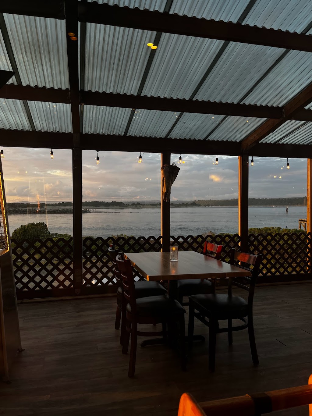 Edgewaters | restaurant | 480 1st St SW, Bandon, OR 97411, USA | 5413478500 OR +1 541-347-8500