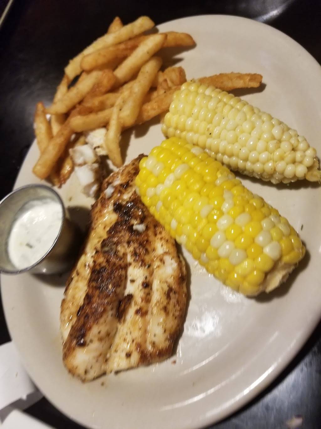 Captain Bills Gulfside Tavern | restaurant | 145 107th Ave, Treasure Island, FL 33706, USA | 7273173940 OR +1 727-317-3940