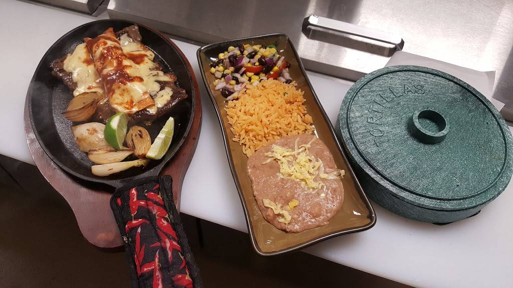 Hacienda El Mirador | restaurant | 5805 N Humboldt Ave, Peoria, IL 61614, USA | 3098392820 OR +1 309-839-2820