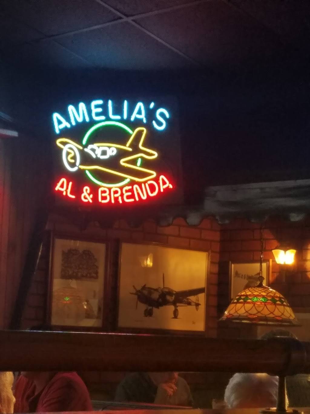 Amelias | restaurant | 724 E Layton Ave, Milwaukee, WI 53207, USA | 4144830345 OR +1 414-483-0345