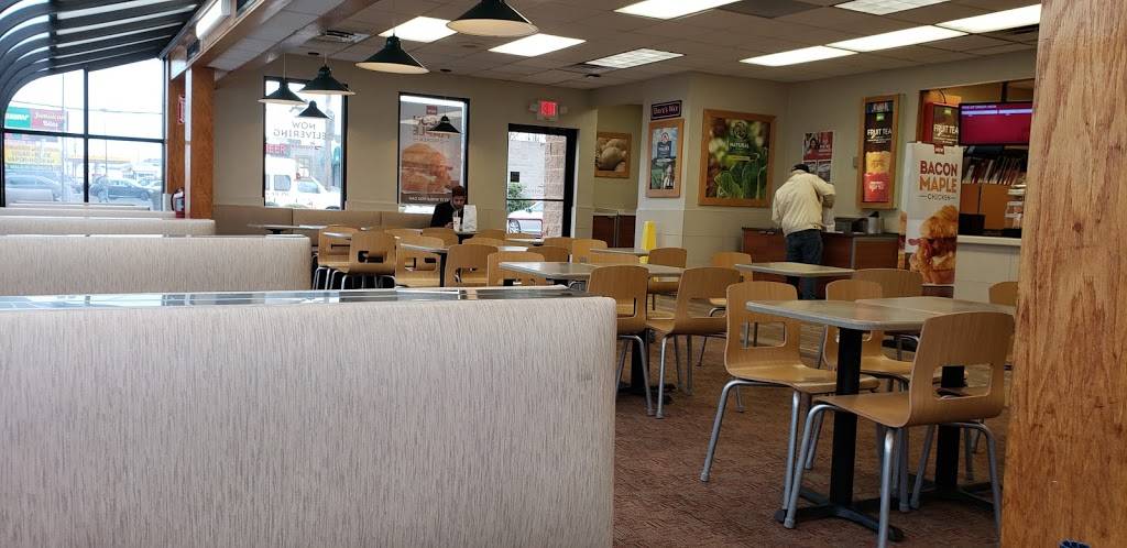 Wendys | restaurant | 199 Hempstead Turnpike, Elmont, NY 11003, USA | 5163546080 OR +1 516-354-6080