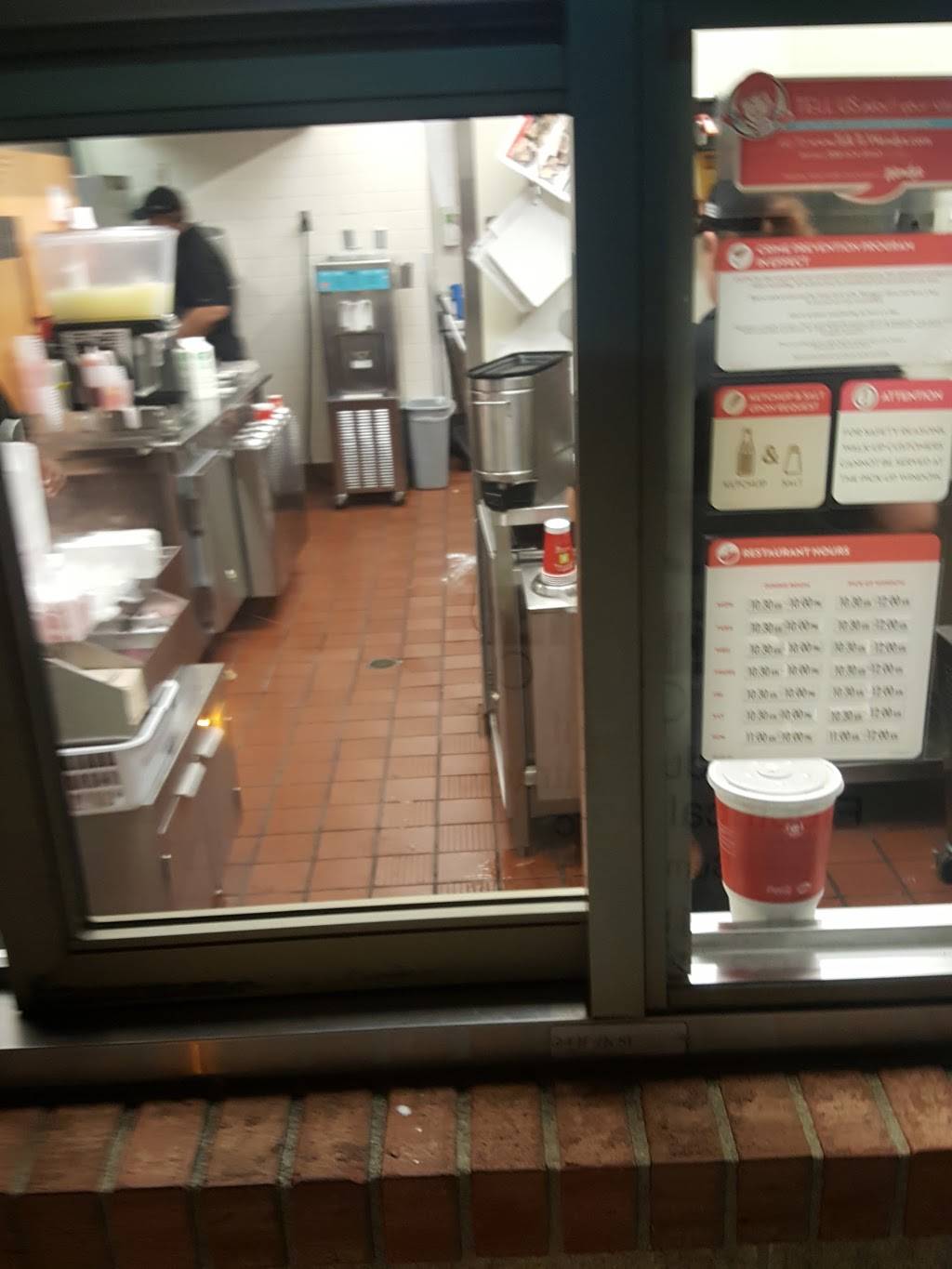 Wendys | restaurant | 216 E Hampton Ave, Sumter, SC 29150, USA | 8039349225 OR +1 803-934-9225