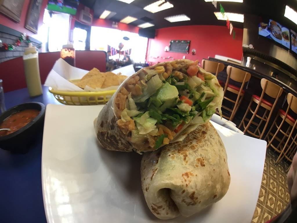 La Huarachita | restaurant | 3334 N Milwaukee Ave, Chicago, IL 60641, USA | 7736471983 OR +1 773-647-1983