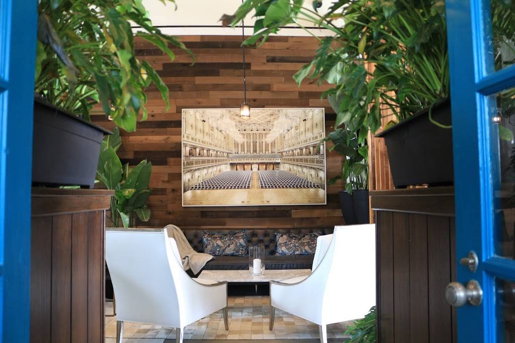 Olis Fashion Cuisine | restaurant | 6897 SW 18th St, Boca Raton, FL 33433, USA | 5615716920 OR +1 561-571-6920