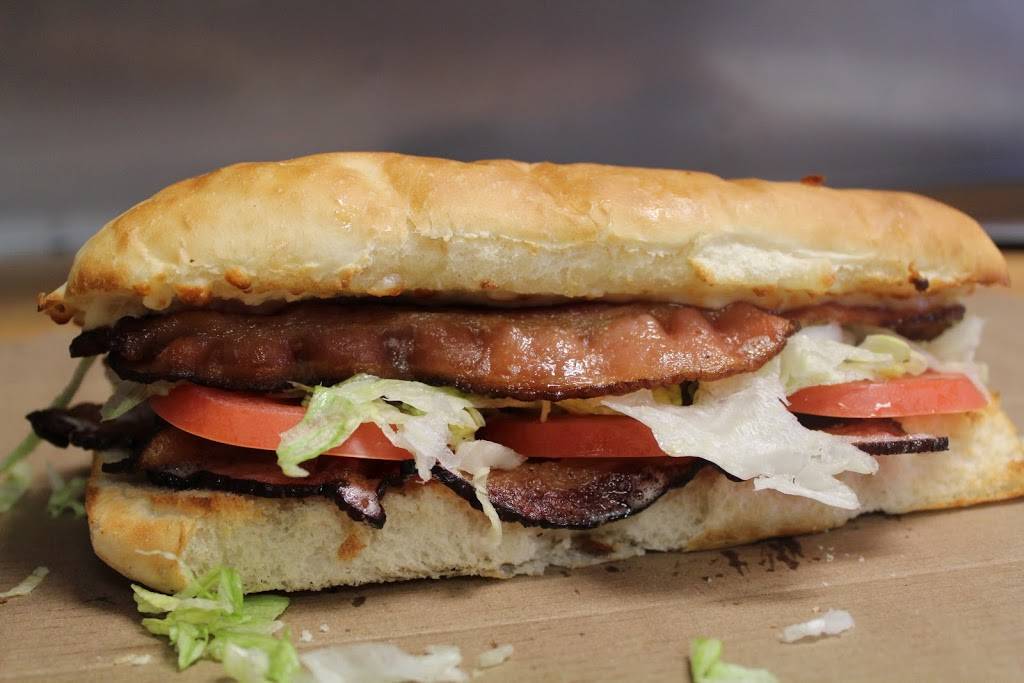 Mancinos | restaurant | 13040 US-31, Grand Haven, MI 49417, USA | 6168445566 OR +1 616-844-5566