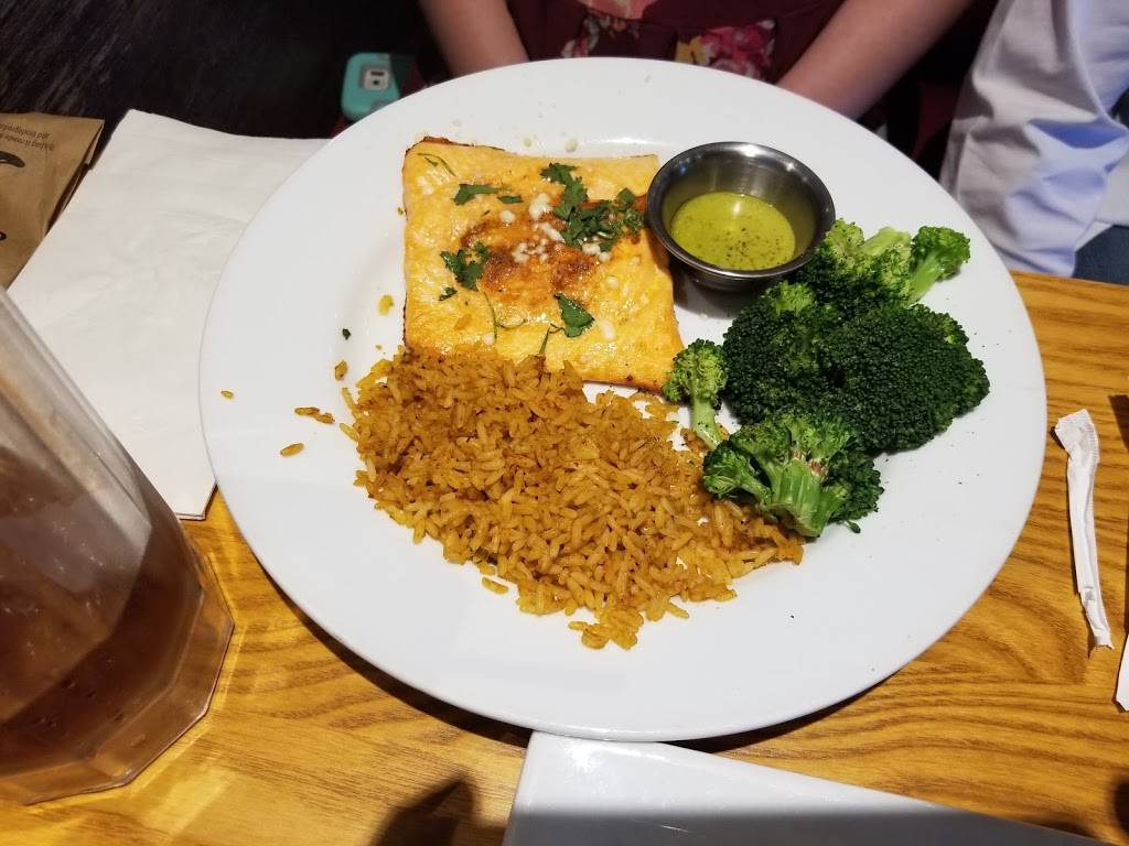 Chipotle Mexican Grill | restaurant | 530 Memorial Dr Ste A, Chicopee, MA 01020, USA | 4135925455 OR +1 413-592-5455