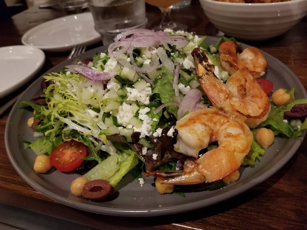 Town Bar and Grill MV | restaurant | 227 Upper Main St, Edgartown, MA 02539, USA | 7743108696 OR +1 774-310-8696