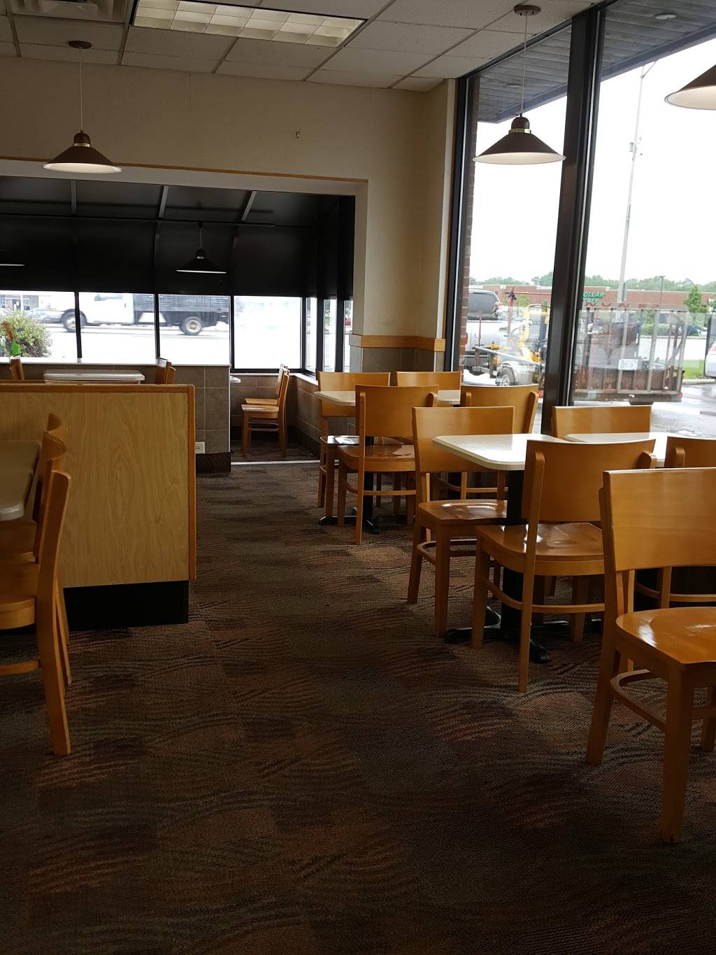 Wendys | restaurant | 634 W 14th St, Chicago Heights, IL 60411, USA | 7087482370 OR +1 708-748-2370