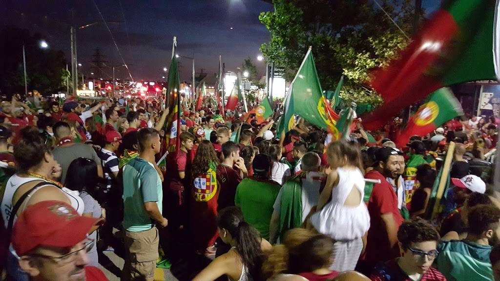 Castelo Sports Bar | restaurant | 1468 St Clair Ave W, Toronto, ON M6E 1C6, Canada | 4166534346 OR +1 416-653-4346