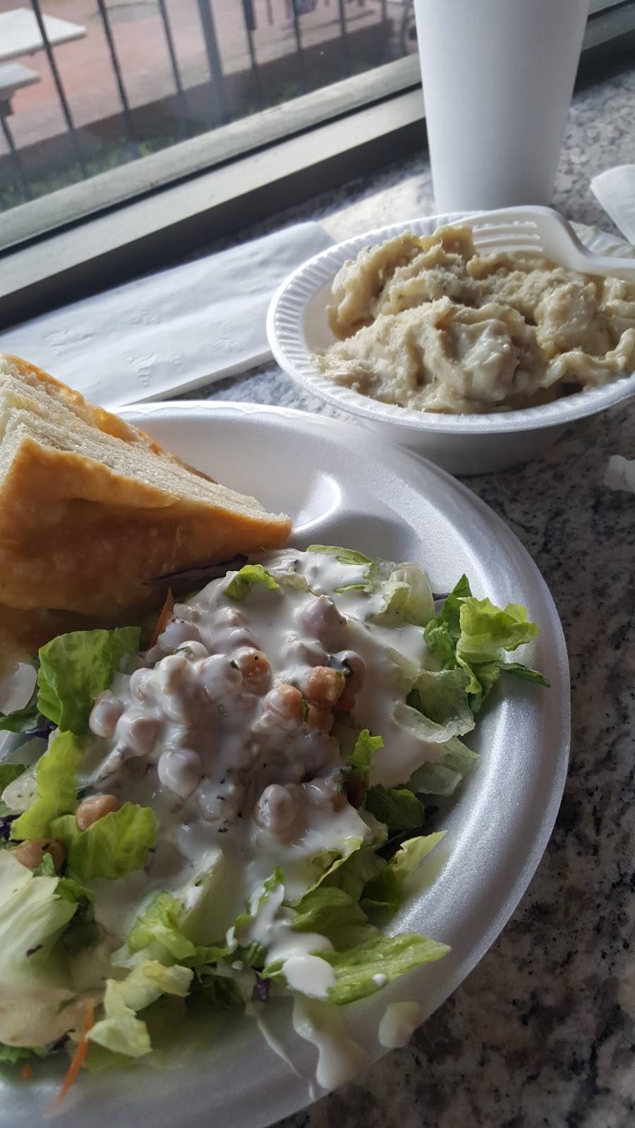 De Vincis Delicatessen | meal takeaway | 7925 Thornton Rd, Stockton, CA 95209, USA | 2094741156 OR +1 209-474-1156