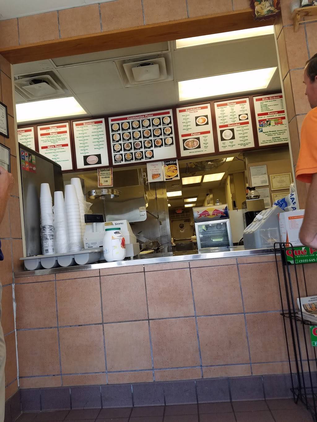 Los Cuates Mexican Food | restaurant | 3505 Capital Blvd, Raleigh, NC 27604, USA | 9199541215 OR +1 919-954-1215