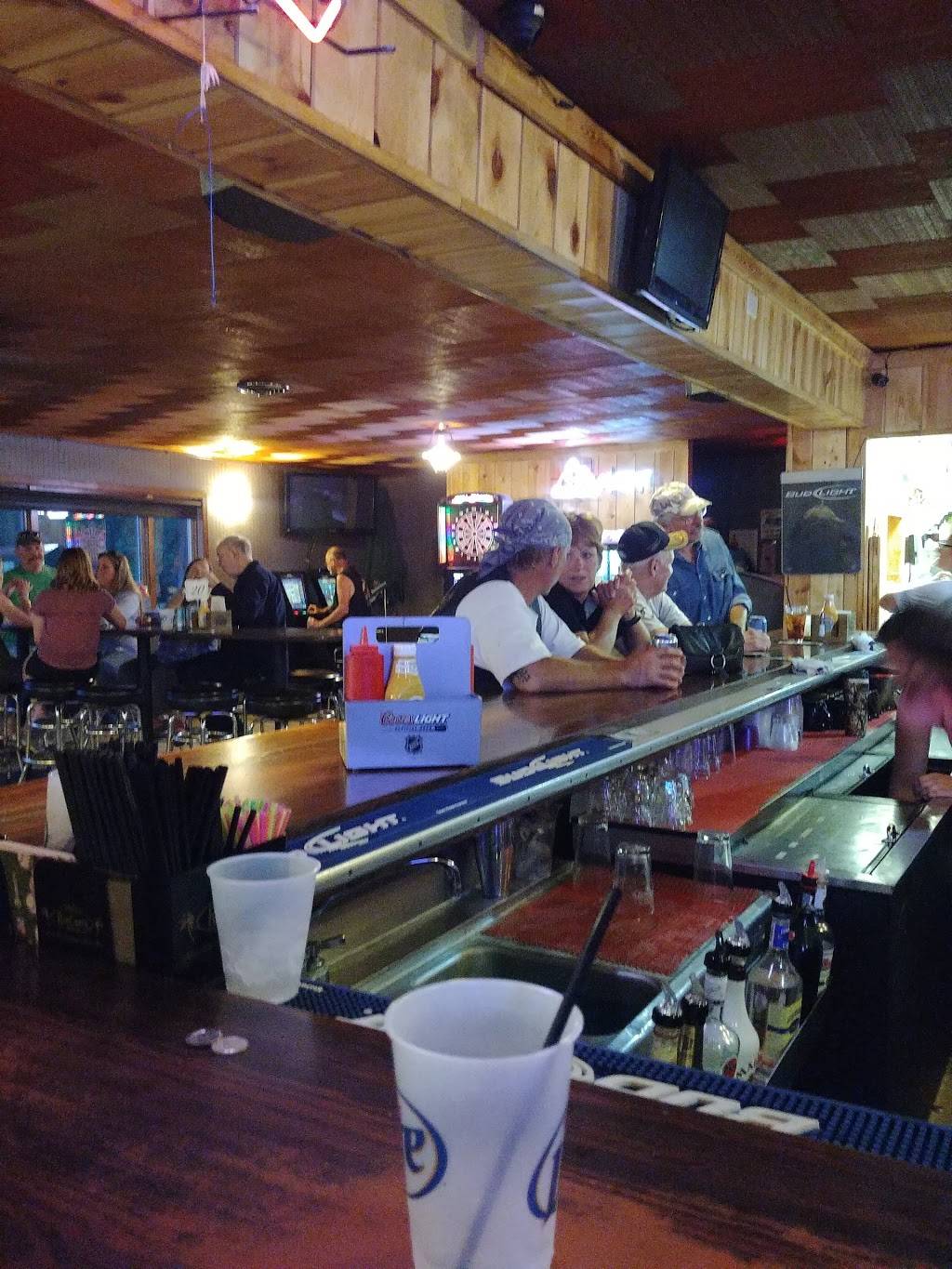 GasLite Bar and Grill | restaurant | W8945 US-10, Ellsworth, WI 54011, USA | 7152734839 OR +1 715-273-4839