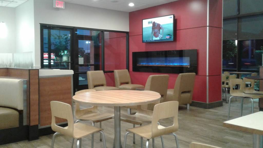 Wendys | restaurant | 4047 4th St N, St. Petersburg, FL 33703, USA | 7278220007 OR +1 727-822-0007