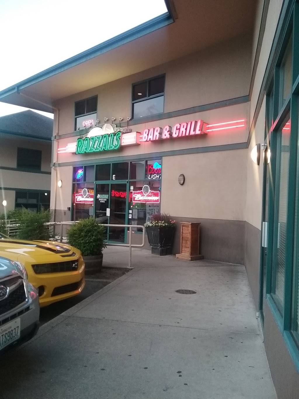 Razzals Bar & Grill | restaurant | 11114 Evergreen Way E, Everett, WA 98204, USA | 4252906224 OR +1 425-290-6224