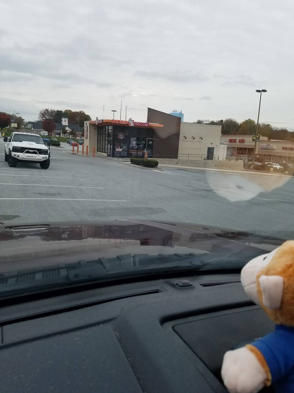 Dunkin | bakery | 321 N 3rd St, Oxford, PA 19363, USA | 6109321992 OR +1 610-932-1992