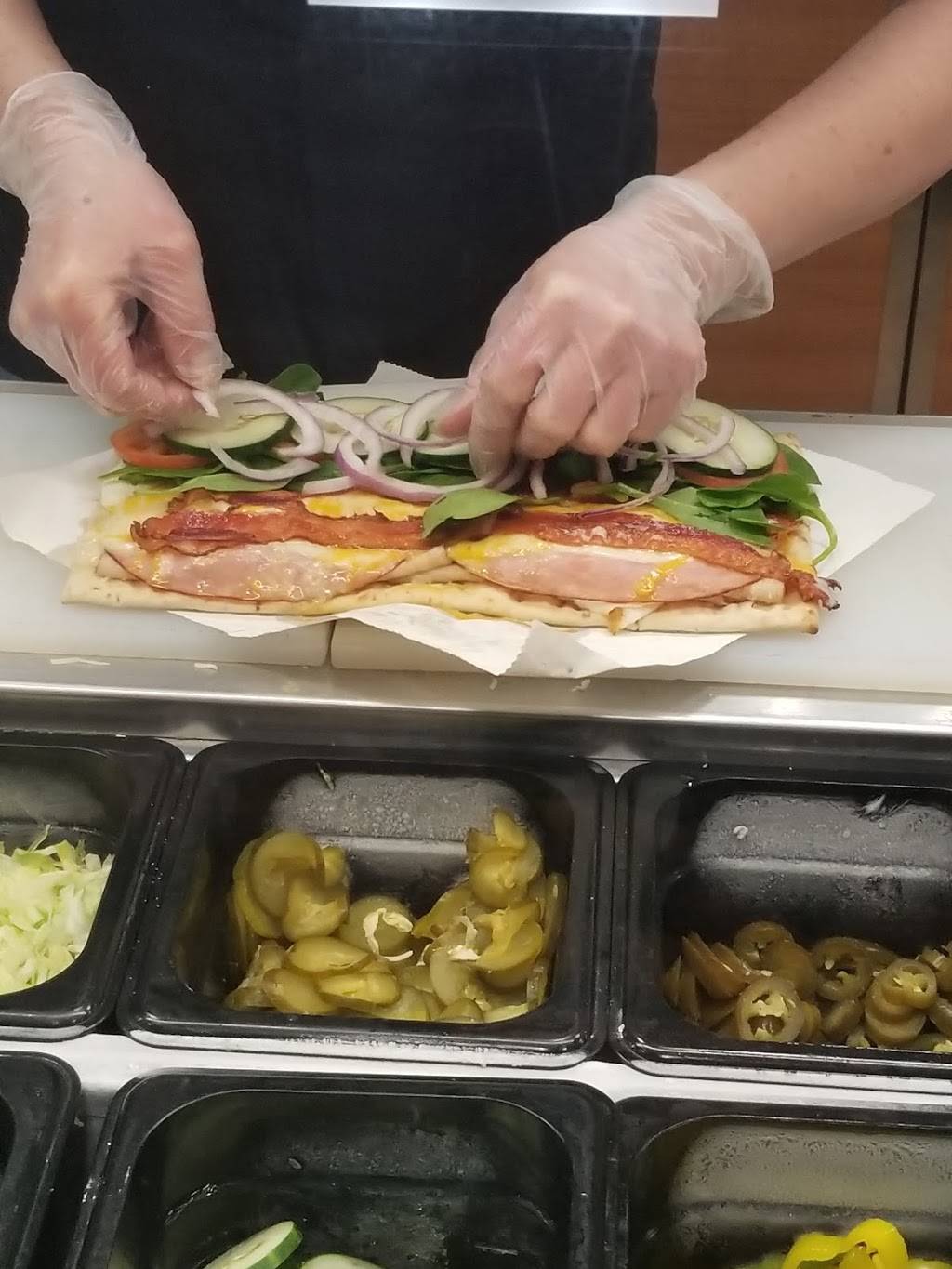 Subway | restaurant | 11800 Burlington Rd, Kenosha, WI 53144, USA | 2628545072 OR +1 262-854-5072