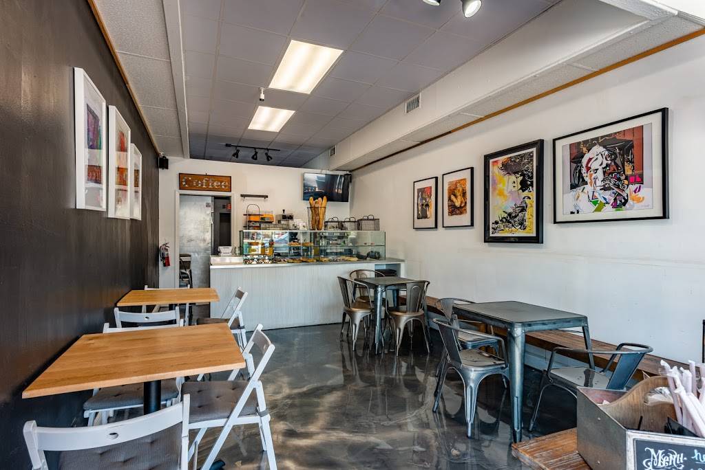 Coffee Talk | bakery | 7370 SW 57th Ave, Miami, FL 33143, USA | 3057638567 OR +1 305-763-8567