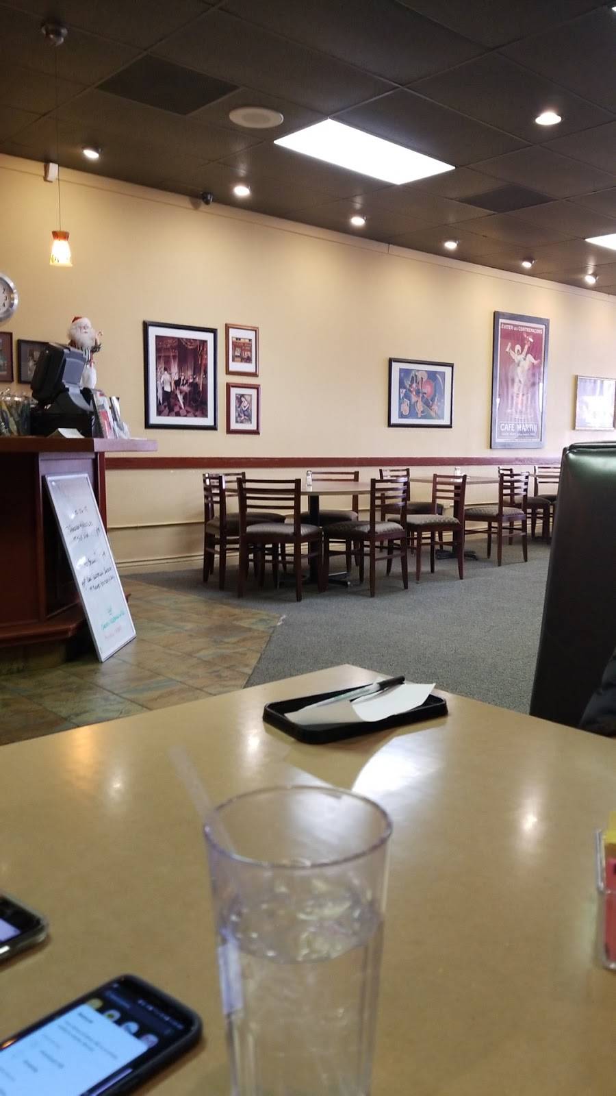 The Tremont | restaurant | 24 W Main St, Marshalltown, IA 50158, USA | 6417549082 OR +1 641-754-9082