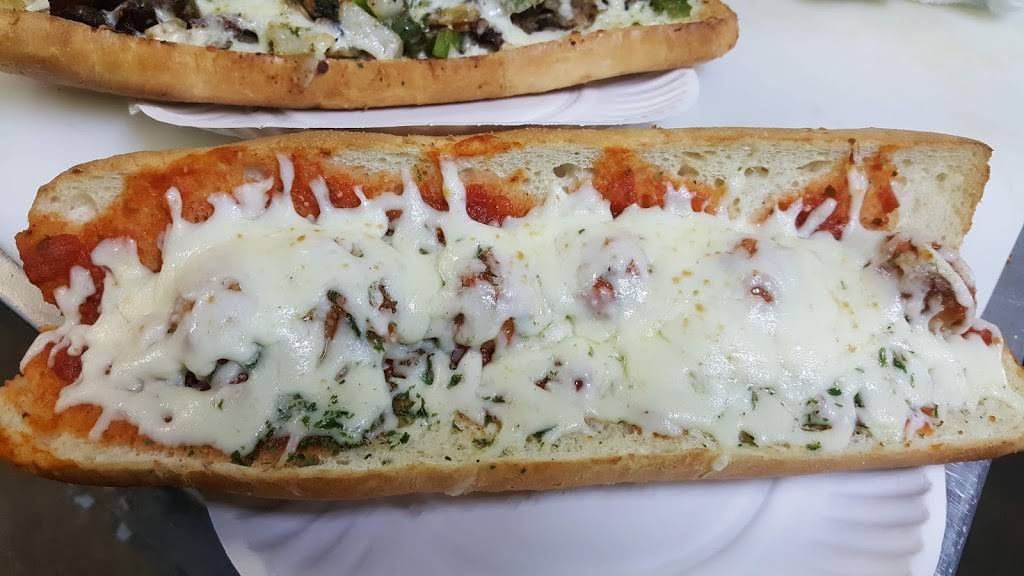 Phillys To Go | restaurant | 4210 W Camp Wisdom Rd #170, Dallas, TX 75237, USA | 9727805853 OR +1 972-780-5853