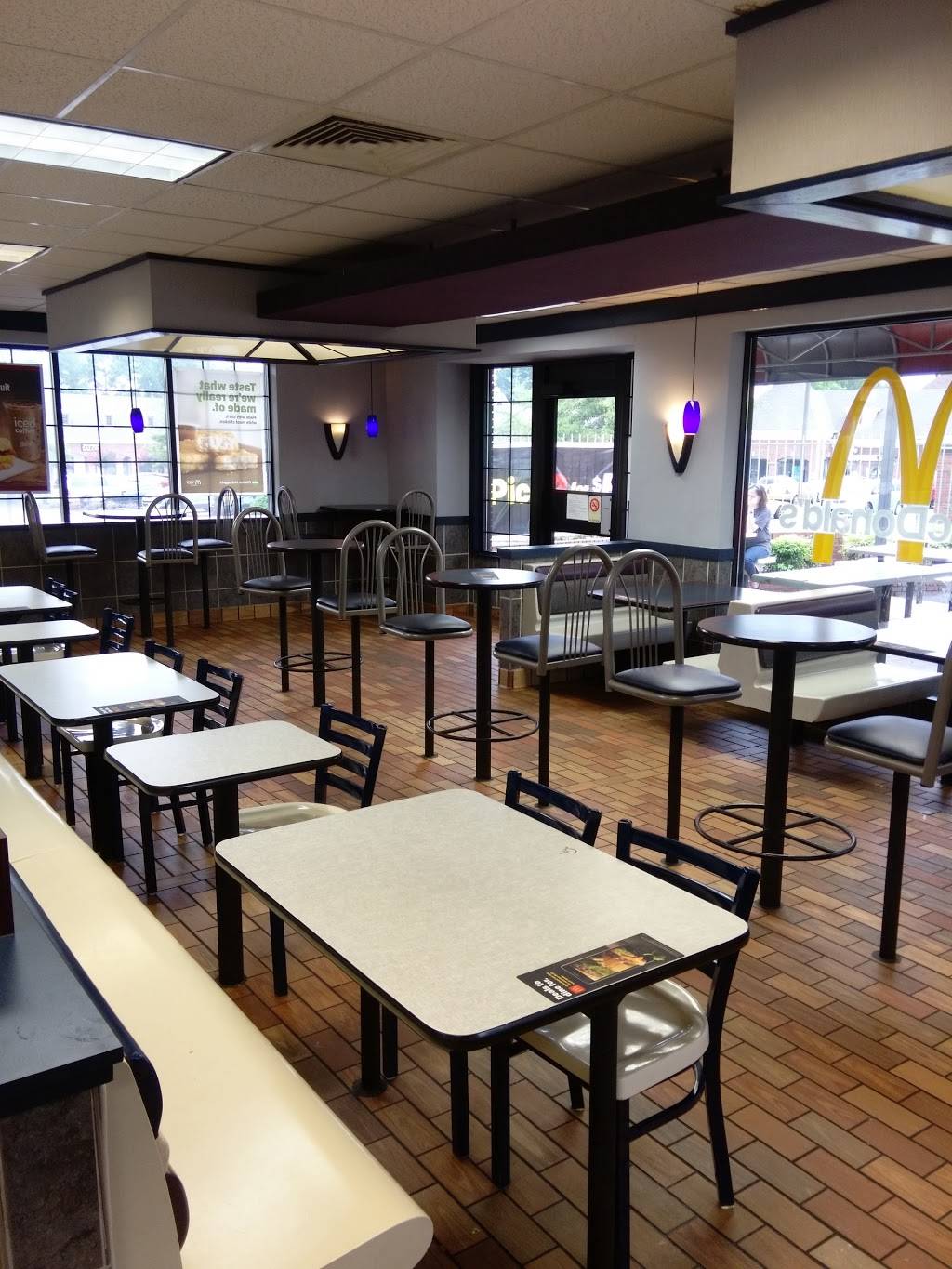 McDonalds | cafe | 2460 Jett Ferry Rd, Dunwoody, GA 30338, USA | 7703951716 OR +1 770-395-1716