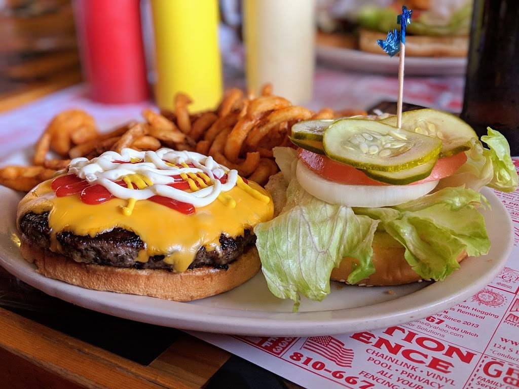 Hitch N Post | restaurant | 1636 Imlay City Rd, Lapeer, MI 48446, USA | 8106649154 OR +1 810-664-9154