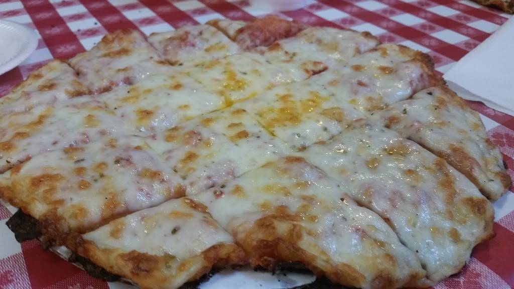 Pizza King of Mulberry | restaurant | 137 S Glick St, Mulberry, IN 46058, USA | 7652962344 OR +1 765-296-2344